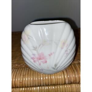 Shell Clam Shaped Fine China Vase Pink Butter Yellow Floral Design Made In Japan